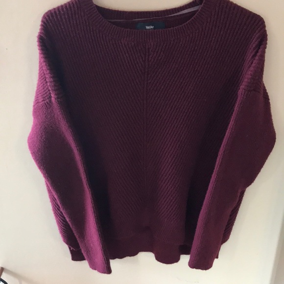 Sweater - Picture 1 of 3